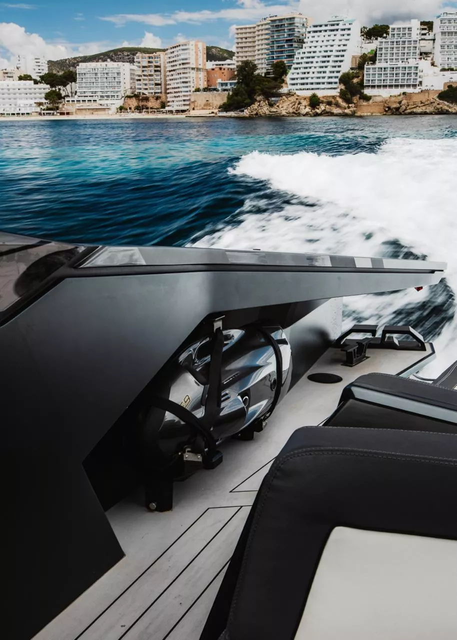 Rejs Luksusowym Jachtem Lamborghini - galeria 15